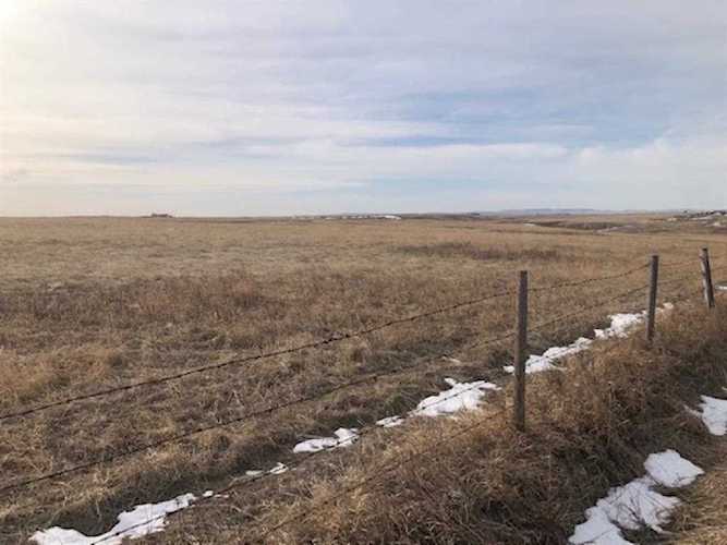 562 East Rural Foothills County, AB T1V 1N2