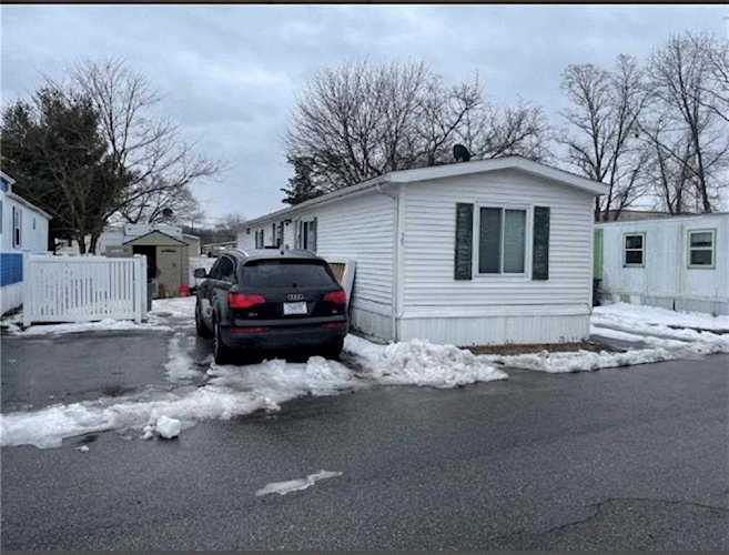 245 Manton St Pawtucket, RI 02861