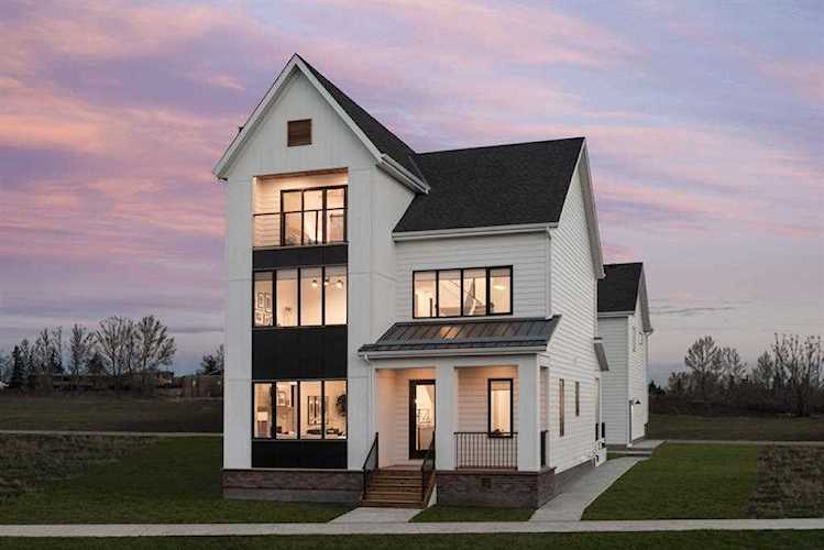 212 Normandy Dr SW Calgary, AB T3E 8E8