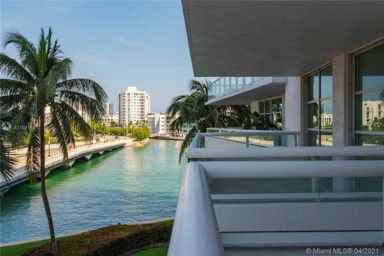 10 Venetian Way #303 Miami Beach, FL 33139