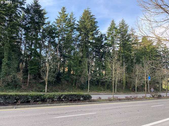 16710 SE Sunnyside Rd Clackamas, OR 97015