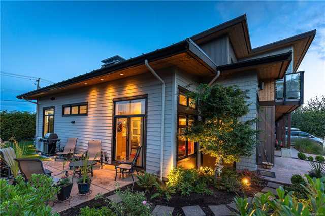 220 Mcvickers St Parksville, BC V9P 0B4