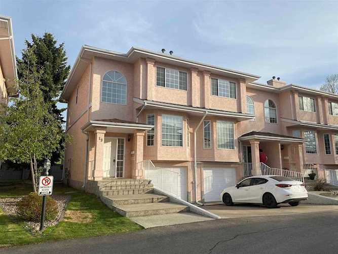# 19 11105 9 Avenue Edmonton, AB T6J 6Z4