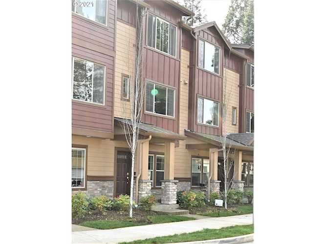 7984 NE Caitlin St Hillsboro, OR 97006 | MLS ® 21110631 Photo 1