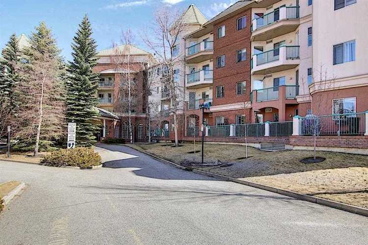 200 Lincoln Way SW #102 Calgary, AB T3E 7G7