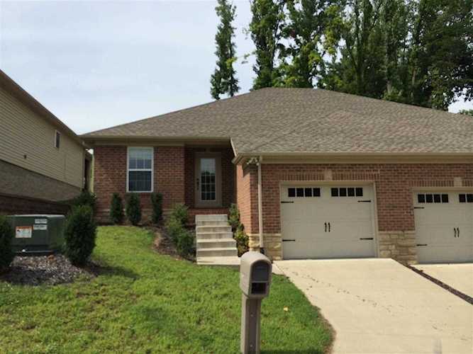 5121 Hidden Lake Drive Evansville, IN 47712