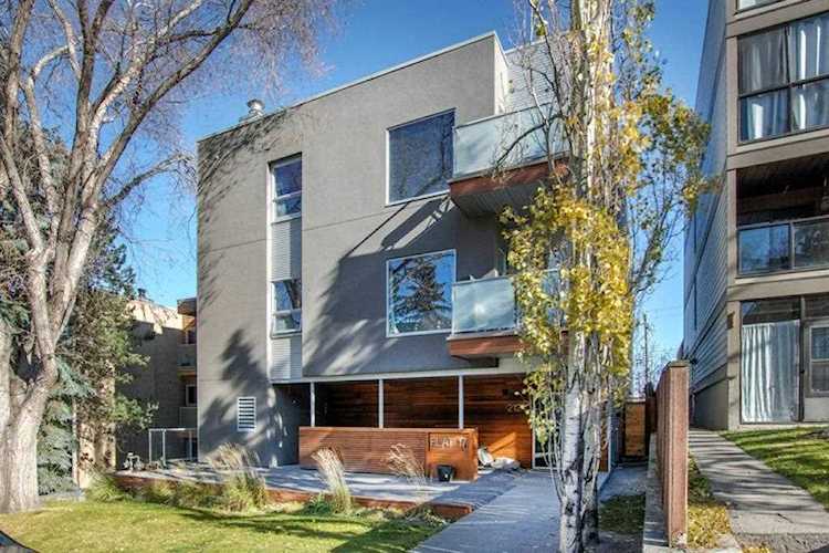 2124 17 St SW #102 Calgary, AB T2T 4M4