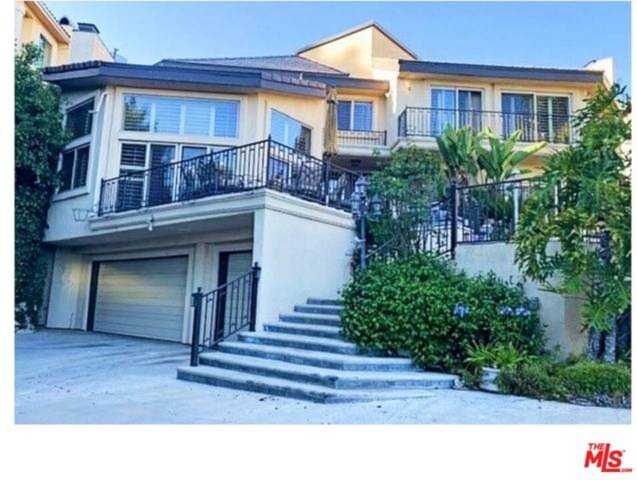 2995 N Beverly Glen Circle Los Angeles, CA 90077