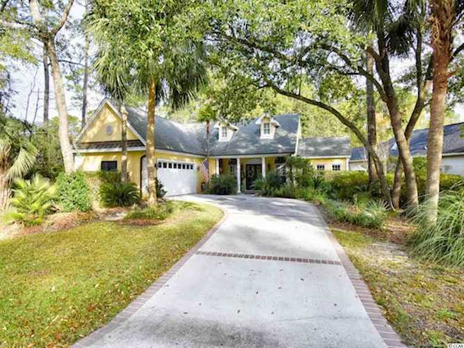 81 Prestwick Dr. Pawleys Island, SC 29585