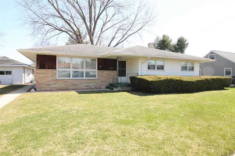1311 S Oakhill Ave Janesville, WI 53546