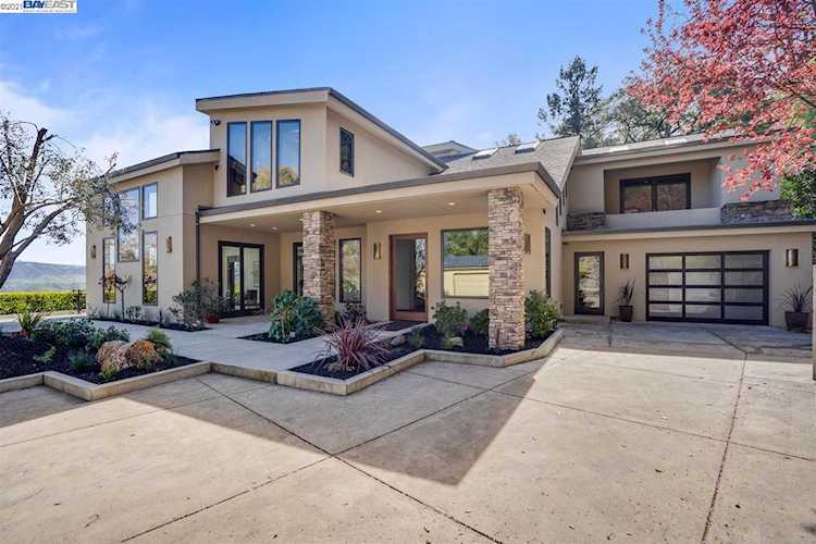 17 Hillside Dr Danville, CA 94526