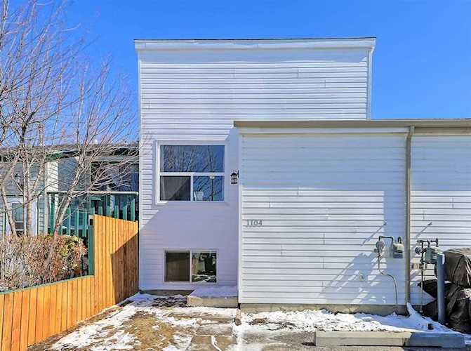 1104 53A St SE Calgary, AB T2A 1V9