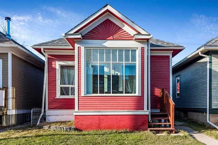 1730 34 Ave SW Calgary, AB T2T 2B6