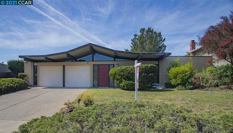 8081 Phaeton Dr Oakland, CA 94605