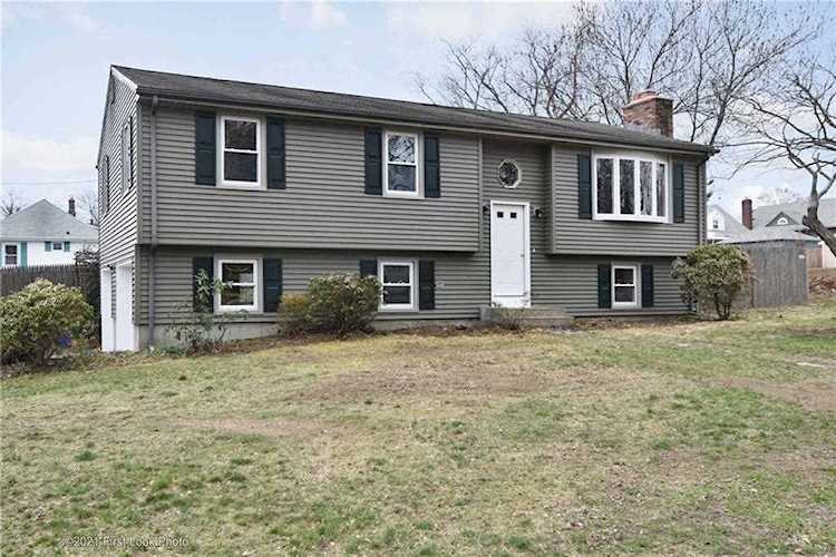 89 Padelford Ave East Providence, RI 02915