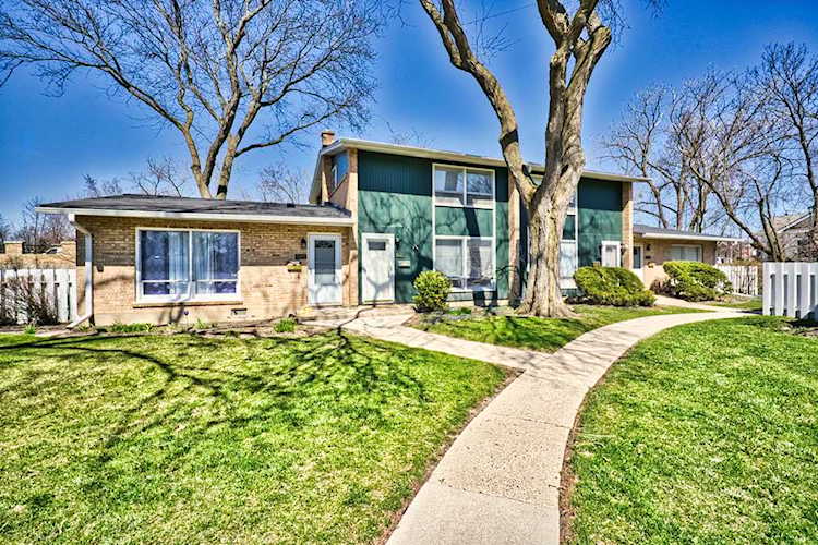 1903 Willow Hill Ct Northfield, IL 60093