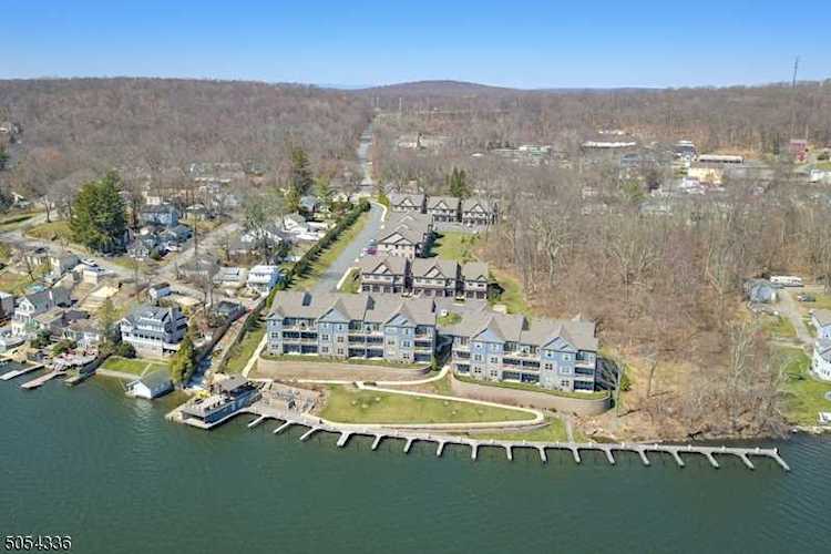 405 Mariners Pt Hopatcong Boro, NJ 07843