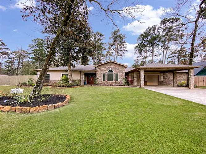 1420 Walnut Ln Kingwood, TX 77339