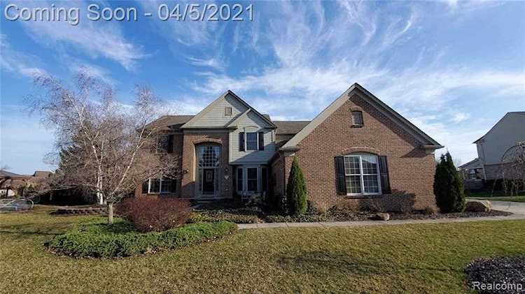 47547 S Ashford Dr Canton Twp, MI 48188 | MLS 2210022349 Photo 1
