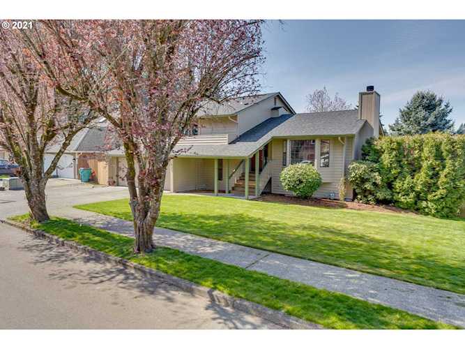 209 NW 111th Loop Vancouver, WA 98685