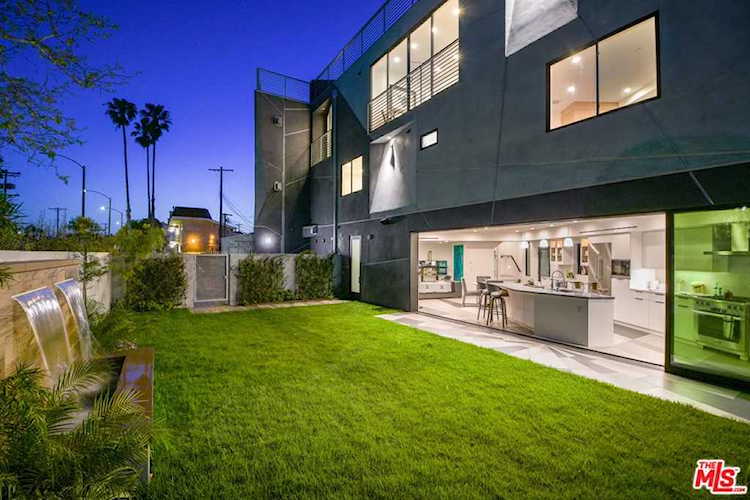 522 Venice Way Venice, CA 90291
