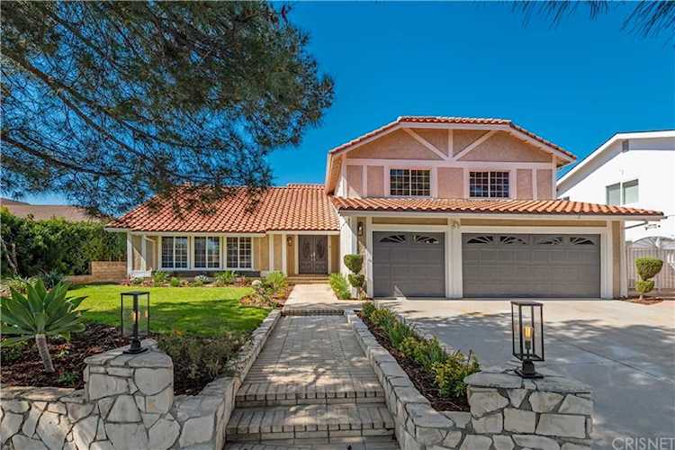 11009 Cozycroft Avenue, Chatsworth, CA 91311 | RubyHome Photo 1