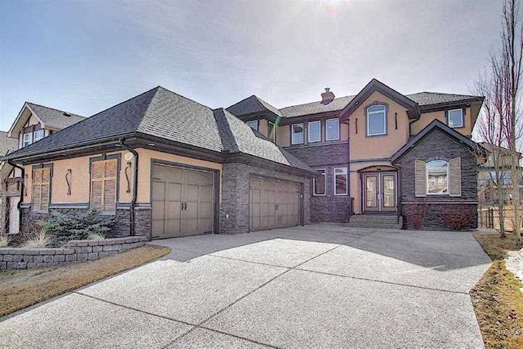 265 Cranarch Circle SE Calgary, AB T3M 0S3