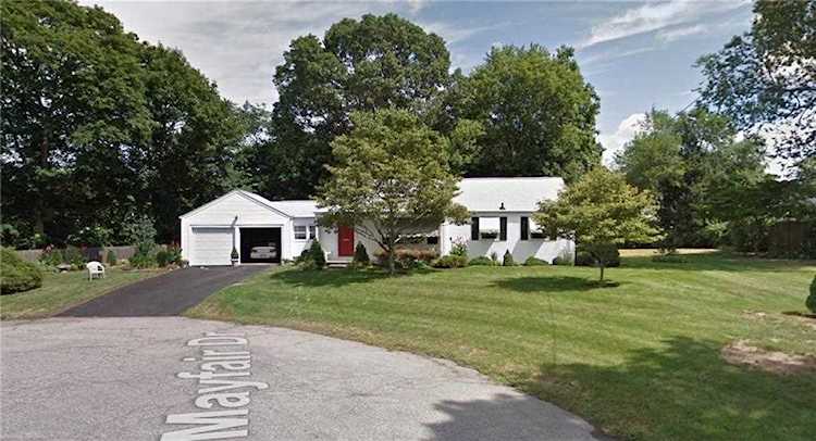 49 Mayfair Dr East Providence, RI 02916
