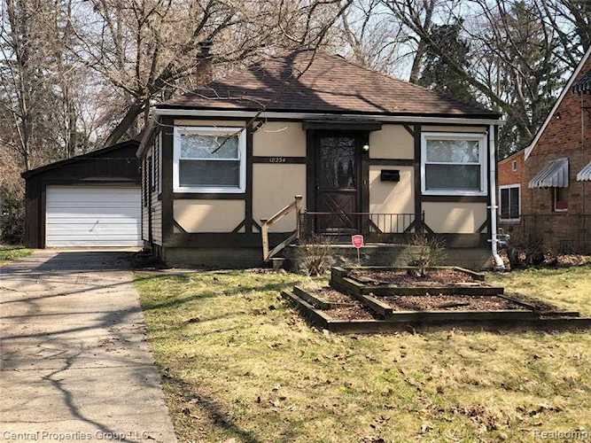 18234 Salem St Detroit, MI 48219 | MLS 2210022469 Photo 1