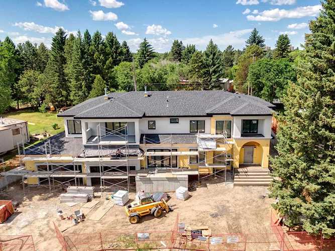 10 Laurier Place Edmonton, AB T5R 5P4
