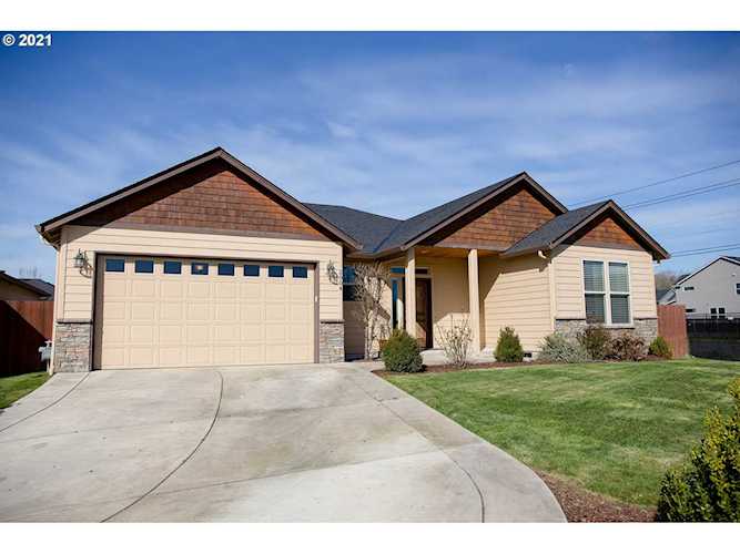 2004 NW 16th Cir Battle Ground, WA 98604
