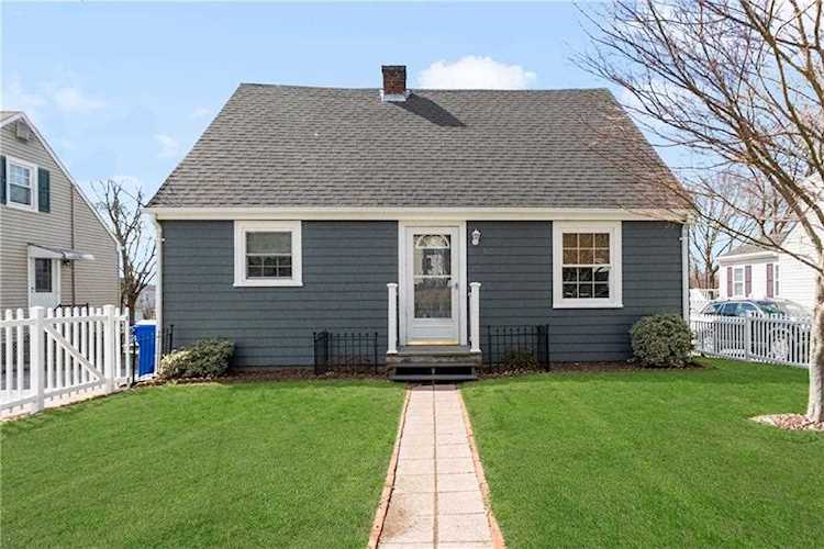 60 Ruth Ave East Providence, RI 02916