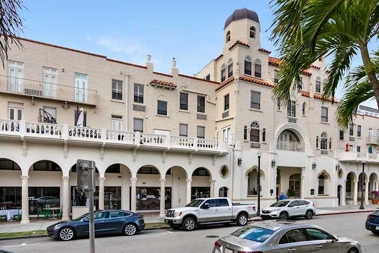 235 Sunrise Avenue, Penthouse-2 #Ph-2 Palm Beach, FL 33480