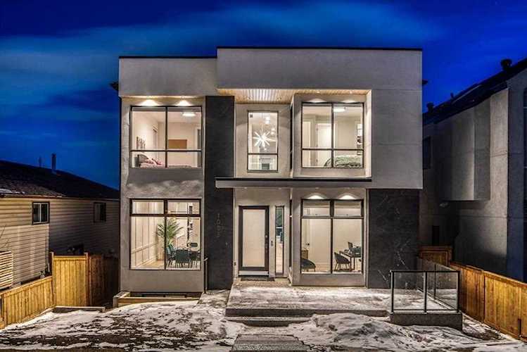 1005 Drury Ave NE Calgary, AB T2E 0M3