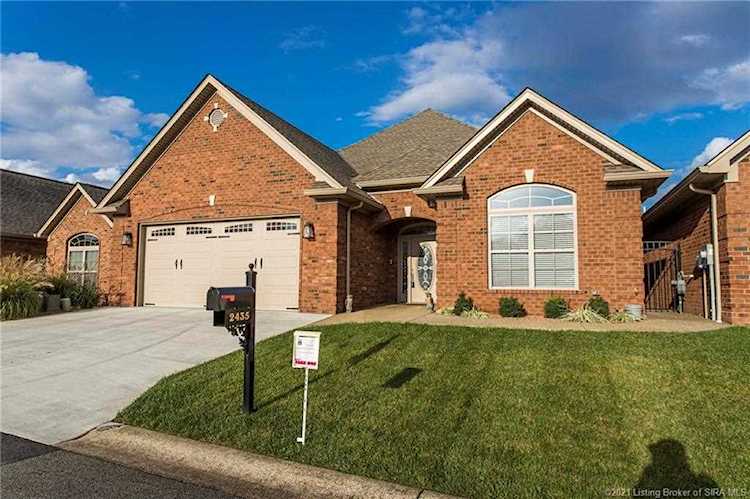 2435 Aspen Way Jeffersonville, IN 47130