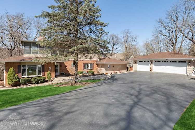 104 Wood Dr Algonquin, IL 60102