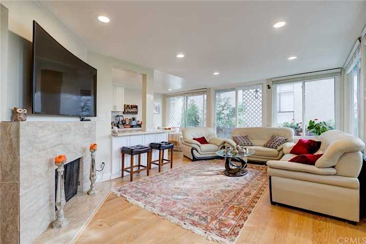 10800 Holman Avenue #206 Los Angeles, CA 90024