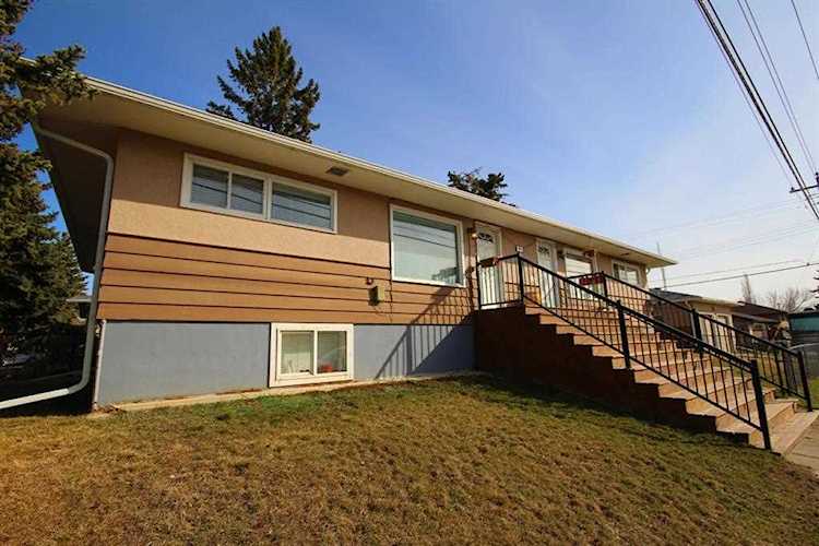 1840 39 St SE Calgary, AB T2B 1A3