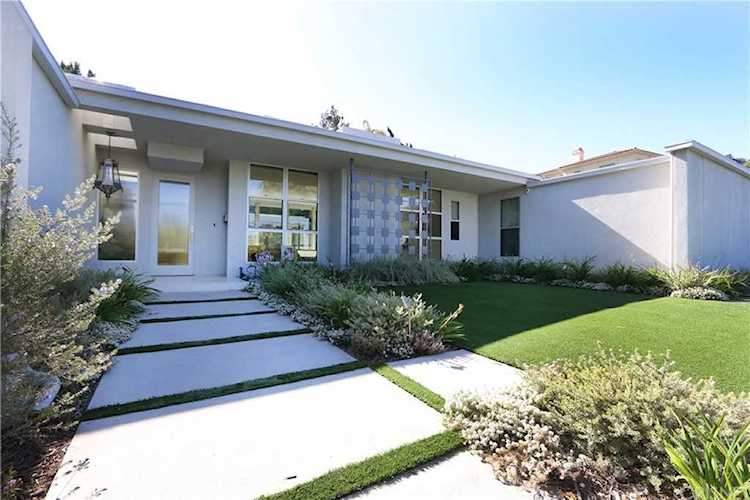3210 Dona Raquel Place Studio City, CA 91604