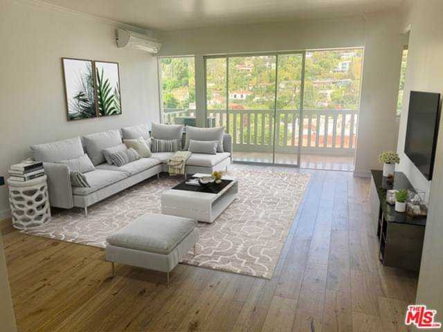 999 N Doheny Drive #1004 West Hollywood, CA 90069