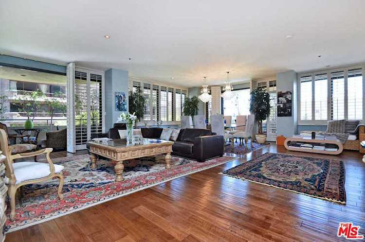 10560 Wilshire Boulevard #302 Los Angeles, CA 90024