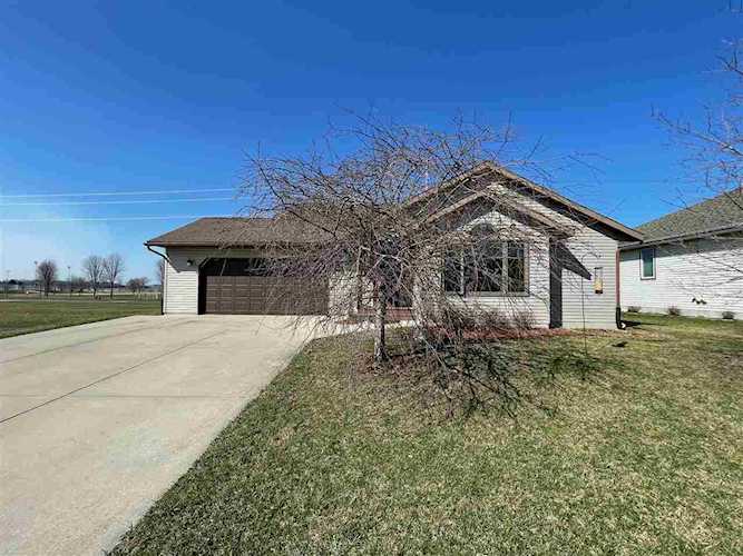 905 Parkside Dr Waunakee, WI 53597