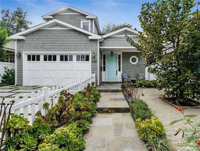 3761 Mound View Avenue Studio City, CA 91604