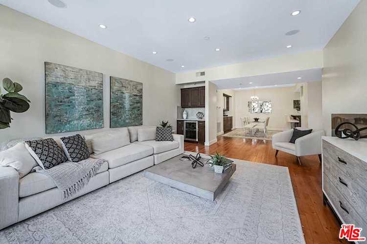 324 N Palm Drive #401 Beverly Hills, CA 90210