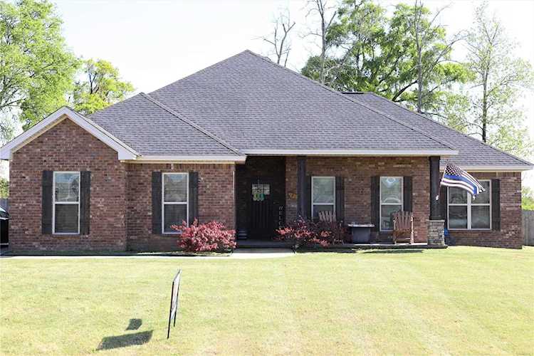 8 Guthrie Trl Wetumpka, AL 36092