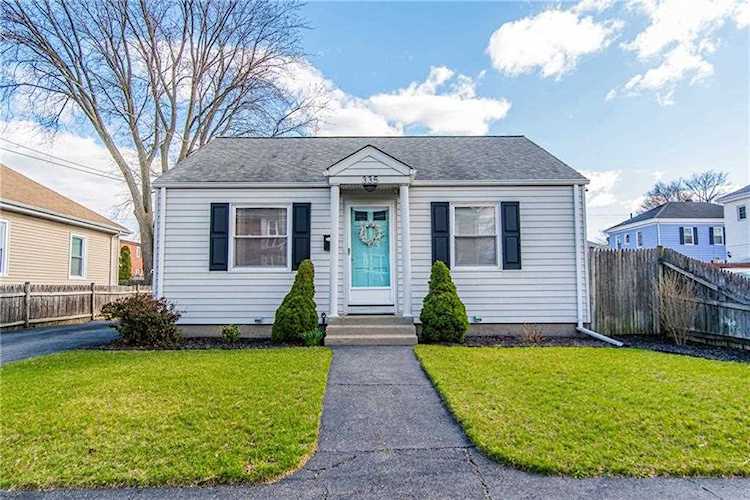 335 Evergreen St Pawtucket, RI 02861