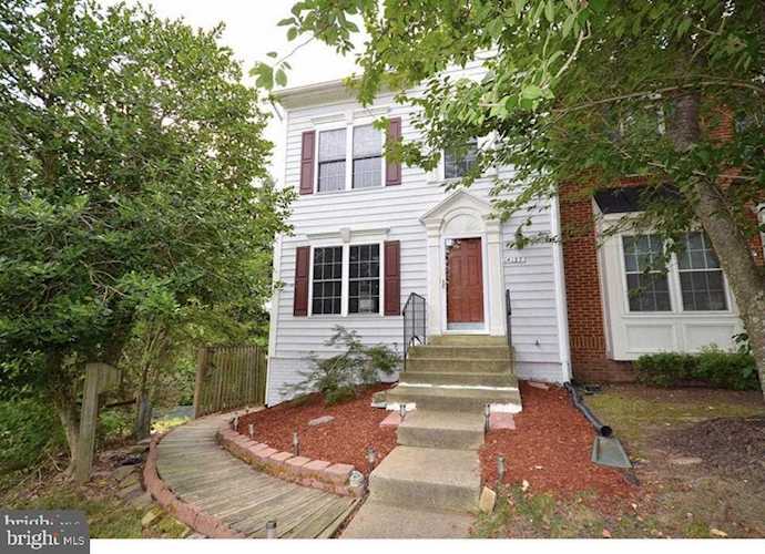 14137 Compton Valley Way Centreville, VA 20121 | MLS ® VAFX1189672 Photo 1