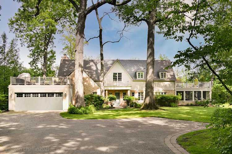 22 Country Ln Northfield, IL 60093
