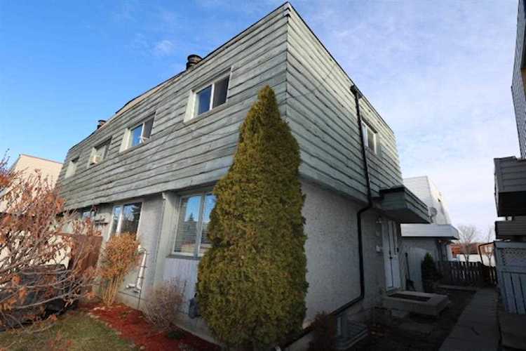 523 64 Ave NE #4 Calgary, AB T2K 5M7