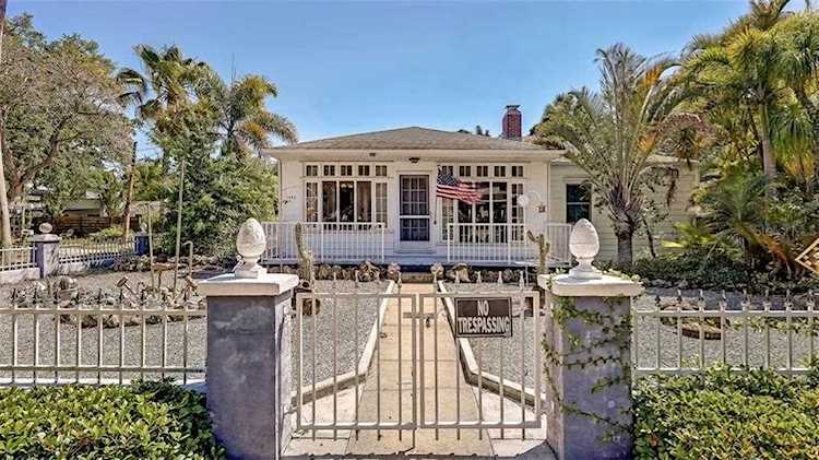 1840 Oak St Sarasota, FL 34236
